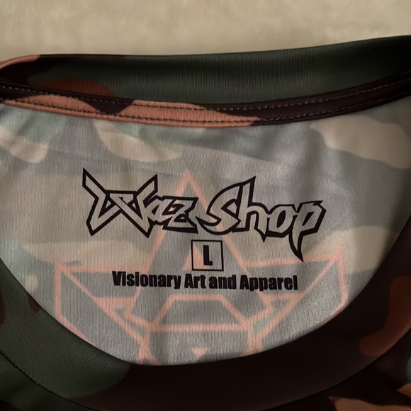 NWOT Waz Shop T-shirt Camo - Picture 3 of 3